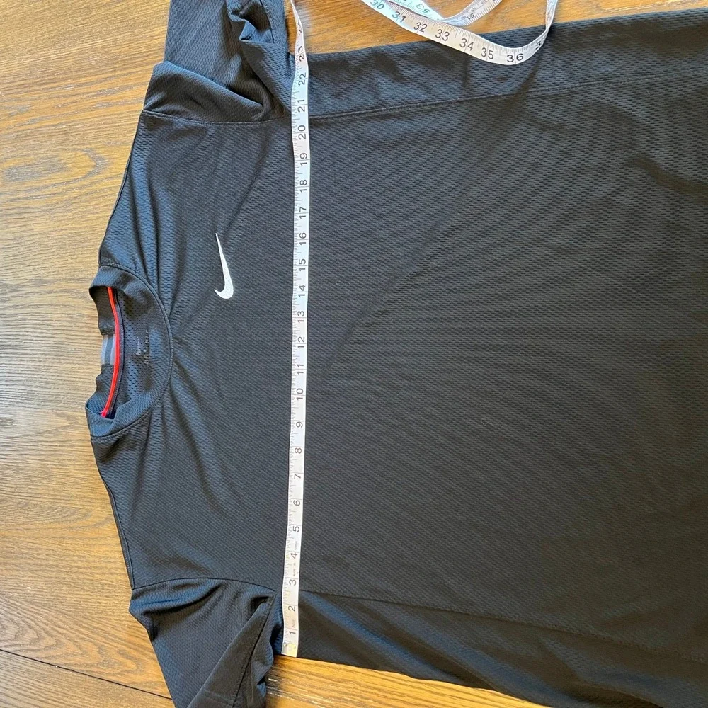 Nike Training Shirt Polyester Mesh Black Athletic Performance Fitness Gymwear M